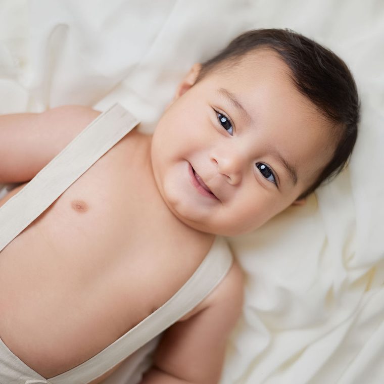 Baby Milestones session by Veronica Touma