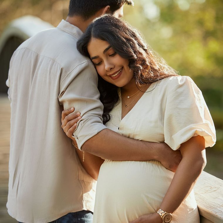 Outdoor Maternity session by Veronica Touma